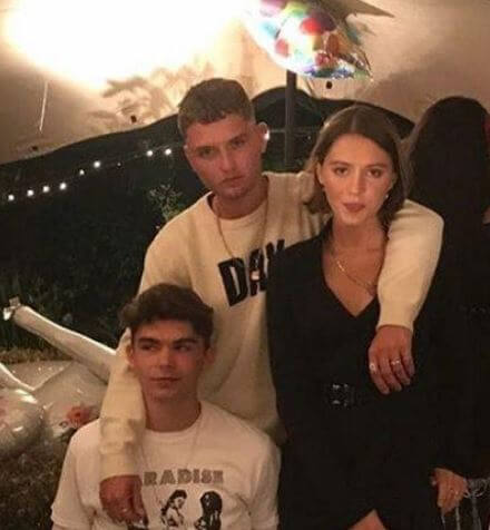 Iris Law with her siblings, Rafferty Law, and Rudy Law.